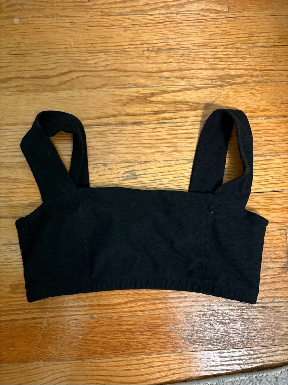 Beyond Yoga Black Square Neck Sports Bra size medium - Picture 2 of 2